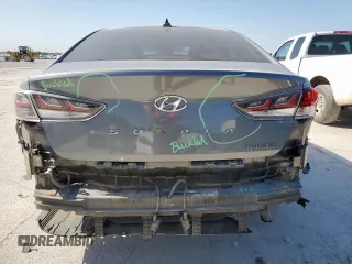 2018 Hyundai Sonata SE with VIN KMHE24L32JA079692, listed as a Copart auction lot 52740095 with 100,320 mi miles and Salvage Title. Bid and sale history available at DreamBid. Image 6.