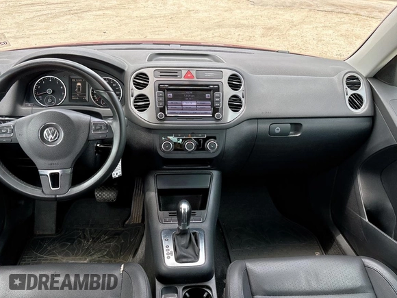 2011 Volkswagen Tiguan SEL with VIN WVGAV7AX1BW000384, listed as a Copart auction lot 59420805 with 166,245 mi miles and Clean title. Bid and sale history available at DreamBid. Image 9.