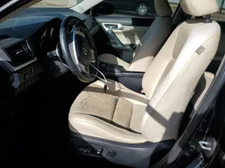 2012 Lexus CT 200h z VIN JTHKD5BH8C2074884, wystawiony jako Copart lot #53290585 z przebiegiem 99 476 mil mil oraz Szkoda całkowita • Salvage title. Historia ofert i sprzedaży dostępna na DreamBid. Obrazek 7.