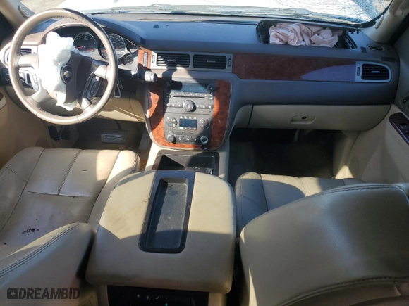 2013 Chevrolet Suburban LT with VIN 1GNSCJE00DR311435, listed as a Copart auction lot 42868595 with 200,446 mi miles and Salvage Title. Bid and sale history available at carsss.com. Image 8.