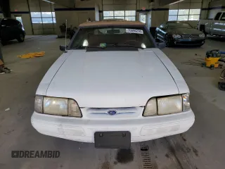 1993 Ford Mustang с VIN 1FACP44M2PF125589, выставлен на аукционе Copart как лот 75556214 с пробегом 46 567 миль миль и Чистый • Clean title. История ставок и продаж доступна на DreamBid. Изображение 5.