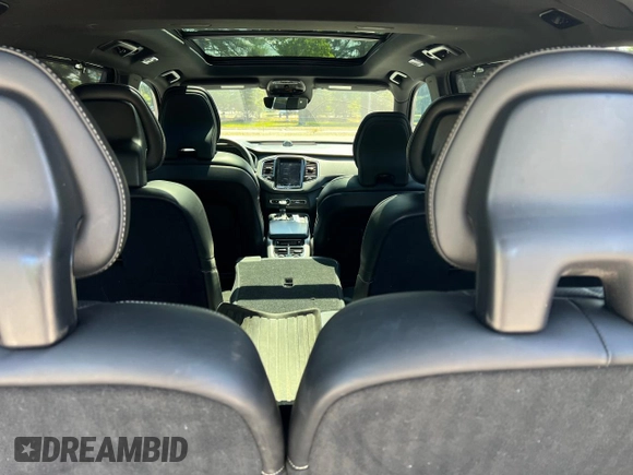 2019 Volvo XC90 R-Design z VIN YV4A22PM9K1440828, wystawiony jako Copart lot #58994785 z przebiegiem 153 481 mil mil oraz Czysty tytuł • Clean title. Historia ofert i sprzedaży dostępna na DreamBid. Obrazek 10.