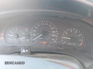 2004 Chevrolet Cavalier LS z VIN 1G1JF52F147298453, wystawiony jako IAAI lot #41054447 z przebiegiem 177 889 mil mil oraz . Historia ofert i sprzedaży dostępna na DreamBid. Obrazek 7.