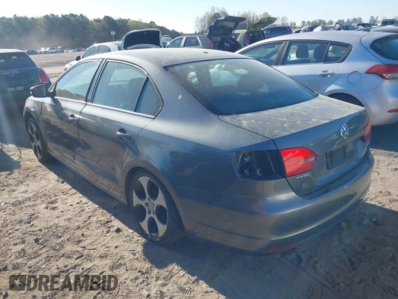 2011 Volkswagen Jetta Sedan SE w/Convenience & Sunroof PZEV with VIN 3VWDZ7AJ0BM357277, listed as a IAAI auction lot 41897588 with 149,710 mi miles. Bid and sale history available at carsss.com. Image 3.