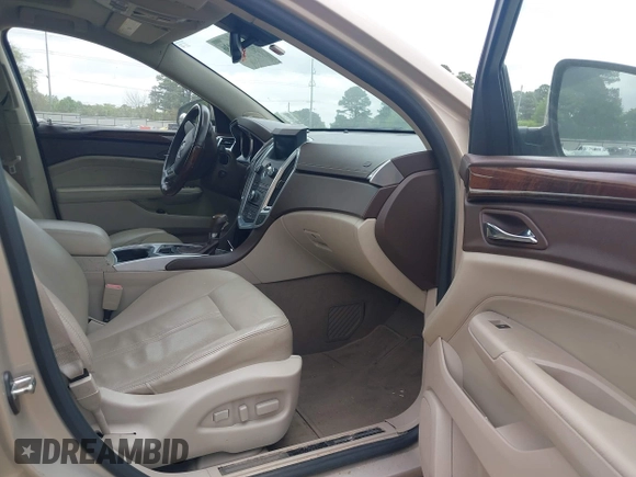 2010 Cadillac SRX Performance Collection with VIN 3GYFNBEY3AS640701, listed as a IAAI auction lot 41952936 with 147,437 mi miles. Bid and sale history available at carsss.com. Image 5.