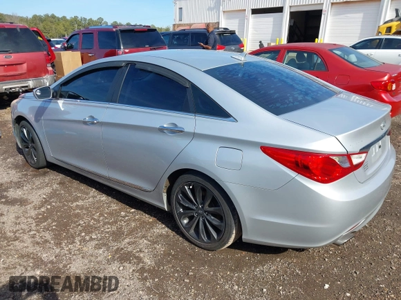2011 Hyundai Sonata SE with VIN 5NPEC4ACXBH281274, listed as a IAAI auction lot 41433159 with 211,652 mi miles. Bid and sale history available at carsss.com. Image 3.