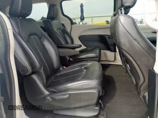 2023 Chrysler Pacifica Hybrid Touring L with VIN 2C4RC1L72PR614075, listed as a Copart auction lot 58586115 with 43,960 mi miles and Salvage title. Bid and sale history available at DreamBid. Image 10.