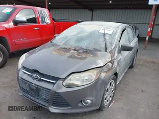 2012 Ford Focus SE z VIN 1FAHP3K25CL434955, wystawiony jako IAAI lot #41698082 z przebiegiem Nie podano mil oraz . Historia ofert i sprzedaży dostępna na DreamBid. Obrazek 6.