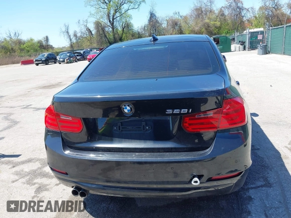 2013 BMW 3 Series 328i z VIN WBA3C1C56DF438426, wystawiony jako IAAI lot #42052101 z przebiegiem 180 524 mil mil oraz . Historia ofert i sprzedaży dostępna na DreamBid. Obrazek 16.