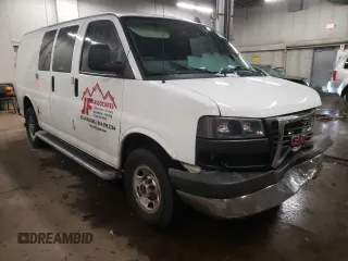 2020 GMC Savana Cargo Van with VIN 1GTW7AFG0L1264205, listed as a Copart auction lot 84242264 with 48,273 mi miles and Salvage Title. Bid and sale history available at carsss.com. Image 4.