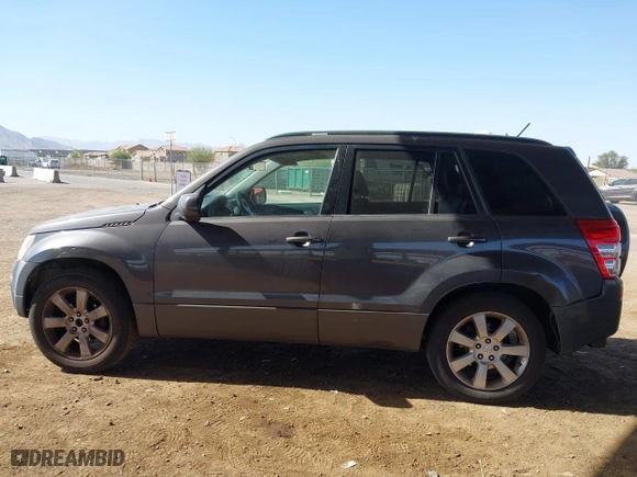 2011 Suzuki Grand Vitara Limited with VIN JS3TE0D71B4100465, listed as a IAAI auction lot 41725221 with 281,721 mi miles. Bid and sale history available at carsss.com. Image 14.