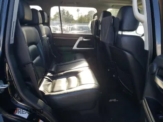 2016 Toyota Land Cruiser z VIN JTMCY7AJ9G4040845, wystawiony jako Copart lot #41391163 z przebiegiem 87 293 mil mil oraz . Historia ofert i sprzedaży dostępna na DreamBid. Obrazek 10.