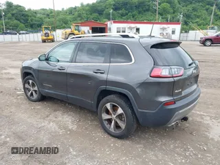 2020 Jeep Cherokee Limited z VIN 1C4PJMDN2LD604705, wystawiony jako IAAI lot #42372155 z przebiegiem 85 937 mil mil oraz . Historia ofert i sprzedaży dostępna na DreamBid. Obrazek 3.