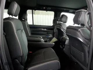 2024 Jeep Grand Wagoneer Series II Obsidian с VIN 1C4SJVFP8RS107239, выставлен на аукционе Copart как лот 75010214 с пробегом 429 миль миль и Чистый • Clean title. История ставок и продаж доступна на DreamBid. Изображение 11.