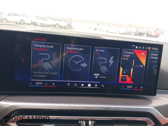 2024 BMW i4 xDrive40 z VIN WBY83FB04RFT19615, wystawiony jako IAAI lot #41679918 z przebiegiem 3 883 mil mil oraz . Historia ofert i sprzedaży dostępna na DreamBid. Obrazek 17.