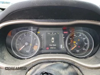 2015 Jeep Cherokee Latitude with VIN 1C4PJMCB3FW650219, listed as a Copart auction lot 51833285 with 177,011 mi miles and Clean Title. Bid and sale history available at DreamBid. Image 9.