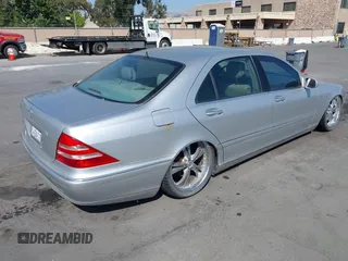 2000 Mercedes-Benz S 320/430/500 z VIN WDBNG75J5YA060601, wystawiony jako IAAI lot #42455346 z przebiegiem Nie podano mil oraz . Historia ofert i sprzedaży dostępna na DreamBid. Obrazek 4.