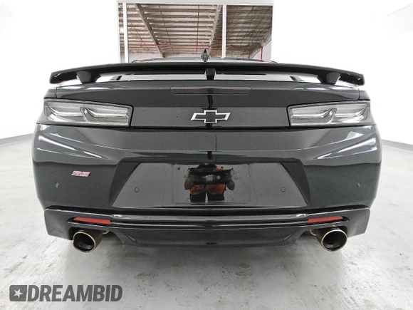 2017 Chevrolet Camaro 2SS z VIN 1G1FH1R74H0101619, wystawiony jako Copart lot #53637885 z przebiegiem 110 052 mil mil oraz Czysty tytuł • Clean title. Historia ofert i sprzedaży dostępna na DreamBid. Obrazek 6.