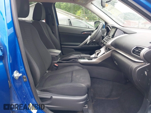 2018 Mitsubishi Eclipse Cross ES z VIN JA4AT3AA7JZ048929, wystawiony jako IAAI lot #42624454 z przebiegiem 97 520 mil mil oraz . Historia ofert i sprzedaży dostępna na DreamBid. Obrazek 5.
