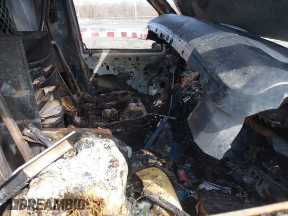 2009 Ford Econoline Cargo с VIN 1FTNE24L39DA13287, выставлен на аукционе IAAI как лот 41727313 с пробегом Не указан миль и . История ставок и продаж доступна на DreamBid. Изображение 5.