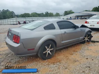 2006 Ford Mustang GT Deluxe z VIN 1ZVFT82H665215104, wystawiony jako Copart lot #51335245 z przebiegiem 202 407 mil mil oraz Szkoda całkowita • Salvage title. Historia ofert i sprzedaży dostępna na DreamBid. Obrazek 3.