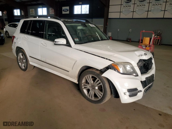 2015 Mercedes-Benz GLK-Class GLK 350 with VIN WDCGG8JB8FG423234, listed as a Copart auction lot 49585275 with 124,923 mi miles and Salvage Title. Bid and sale history available at carsss.com. Image 4.