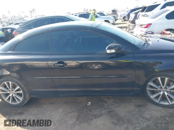 2013 Volvo C70 T5 z VIN YV1672MC8DJ139597, wystawiony jako IAAI lot #41459072 z przebiegiem 115 807 mil mil oraz . Historia ofert i sprzedaży dostępna na DreamBid. Obrazek 13.