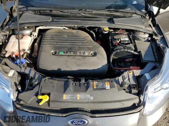 2015 Ford Focus Electric z VIN 1FADP3R44FL221828, wystawiony jako Copart lot #43067325 z przebiegiem 55 636 mil mil oraz Szkoda całkowita • Salvage title. Historia ofert i sprzedaży dostępna na DreamBid. Obrazek 11.