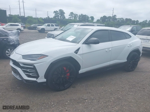 2020 Lamborghini Urus with VIN ZPBUA1ZL9LLA10233, listed as a IAAI auction lot 39731921 with NaN miles. Bid and sale history available at carsss.com. Image 18.