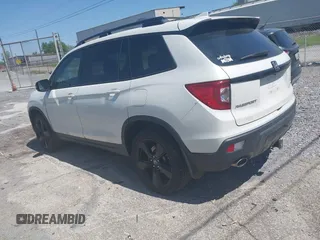 2019 Honda Passport Elite z VIN 5FNYF8H09KB015198, wystawiony jako IAAI lot #41989518 z przebiegiem 80 919 mil mil oraz . Historia ofert i sprzedaży dostępna na DreamBid. Obrazek 3.
