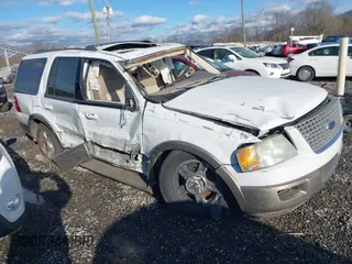 2004 Ford Expedition Eddie Bauer with VIN 1FMFU18L64LA55586, listed as a IAAI auction lot 41150435 with 1 mi miles. Bid and sale history available at carsss.com. Image 1.