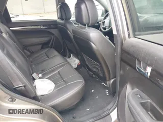 2013 Kia Sorento EX z VIN 5XYKUDA61DG321679, wystawiony jako IAAI lot #42013051 z przebiegiem Nie podano mil oraz . Historia ofert i sprzedaży dostępna na DreamBid. Obrazek 8.