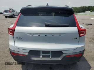 2021 Volvo XC40 R-Design with VIN YV4162UM7M2447377, listed as a Copart auction lot 59814333 with 47,225 mi miles and . Bid and sale history available at DreamBid. Image 6.