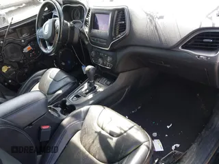 2019 Jeep Cherokee Latitude Plus with VIN 1C4PJLLB0KD358852, listed as a IAAI auction lot 41794999 with 112,667 mi miles. Bid and sale history available at carsss.com. Image 5.