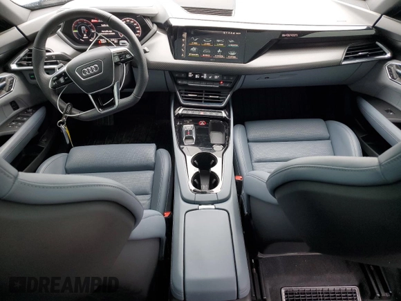 2022 Audi e-tron GT Prestige z VIN WAUEJBFW2N7006629, wystawiony jako Copart lot #45069554 z przebiegiem 8 341 mil mil oraz . Historia ofert i sprzedaży dostępna na DreamBid. Obrazek 8.