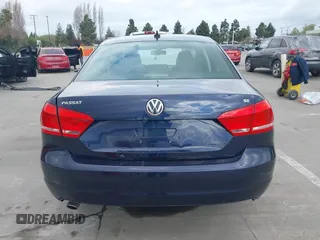 2012 Volkswagen Passat SE z VIN 1VWBP7A39CC056590, wystawiony jako IAAI lot #41879975 z przebiegiem 76 125 mil mil oraz . Historia ofert i sprzedaży dostępna na DreamBid. Obrazek 17.