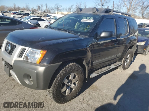2013 Nissan Xterra S z VIN 5N1AN0NW6DN825399, wystawiony jako Copart lot #84597824 z przebiegiem 79 121 mil mil oraz Szkoda całkowita • Salvage title. Historia ofert i sprzedaży dostępna na DreamBid. Obrazek 1.