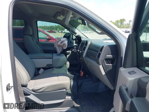 2017 Ford Super Duty F-250 SRW Lariat with VIN 1FT7W2BT6HEF43514, listed as a IAAI auction lot 41101292 with 396,099 mi miles. Bid and sale history available at carsss.com. Image 5.