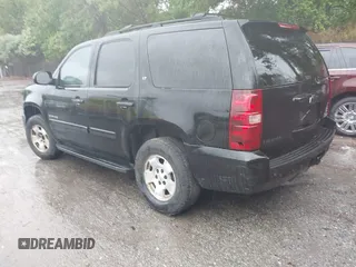 2008 Chevrolet Tahoe 3LT z VIN 1GNFK13088R157201, wystawiony jako IAAI lot #42328632 z przebiegiem 217 173 mil mil oraz . Historia ofert i sprzedaży dostępna na DreamBid. Obrazek 3.