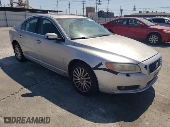 2008 Volvo S80 3.2L with VIN YV1AS982081064192, listed as a Copart auction lot 70442604 with 135,774 mi miles and Salvage Title. Bid and sale history available at carsss.com. Image 4.