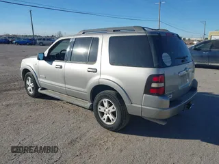 2008 Ford Explorer XLT with VIN 1FMEU73848UA69018, listed as a IAAI auction lot 41224731 with 174,418 mi miles and . Bid and sale history available at carsss.com. Image 3.