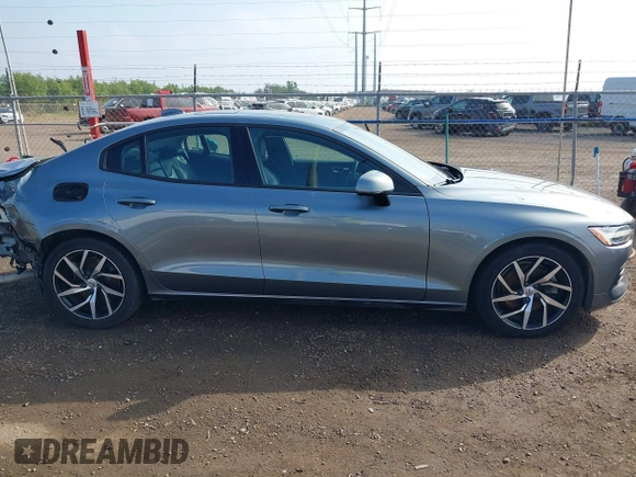 2019 Volvo S60 Momentum with VIN 7JR102FKXKG015965, listed as a IAAI auction lot 41156948 with 48,500 mi miles. Bid and sale history available at carsss.com. Image 14.