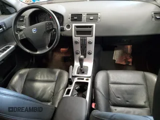 2011 Volvo V50 с VIN YV1672MW3B2602490, выставлен на аукционе Copart как лот 71265114 с пробегом 123 162 миль миль и На запчасти • Non repairable. История ставок и продаж доступна на DreamBid. Изображение 8.