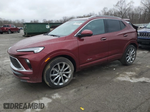 2024 Buick Encore GX Avenir z VIN KL4AMFSL2RB005604, wystawiony jako Copart lot #47529285 z przebiegiem 8 032 mil mil oraz Szkoda całkowita • Salvage title. Historia ofert i sprzedaży dostępna na DreamBid. Obrazek 1.