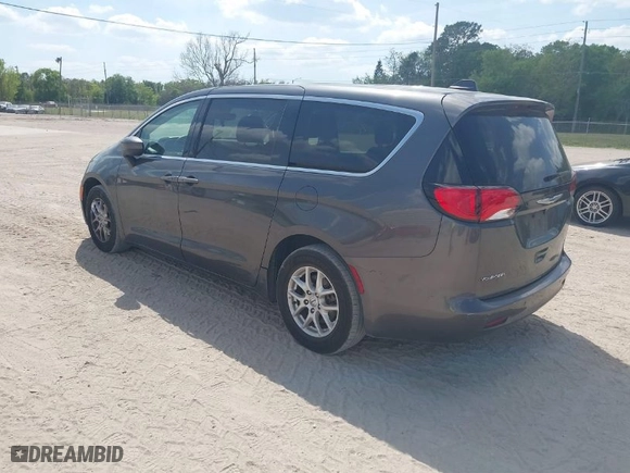 2022 Chrysler Voyager LX with VIN 2C4RC1CG2NR131635, listed as a IAAI auction lot 41806492 with NaN miles. Bid and sale history available at carsss.com. Image 3.