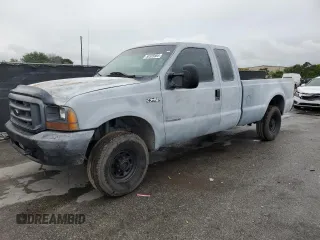 2000 Ford F-250 XL z VIN 1FTNX21F3YED35736, wystawiony jako Copart lot #50309805 z przebiegiem 303 811 mil mil oraz Szkoda całkowita • Salvage title. Historia ofert i sprzedaży dostępna na DreamBid. Obrazek 1.
