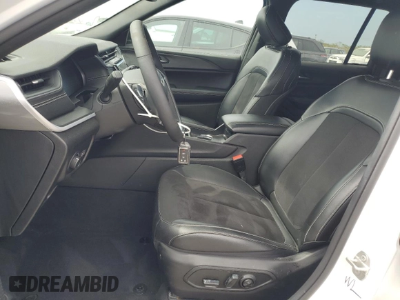 2024 Jeep Grand Cherokee Altitude with VIN 1C4RJGAG5R8546493, listed as a Copart auction lot 75140814 with 11,611 mi miles and Non repairable. Bid and sale history available at DreamBid. Image 7.