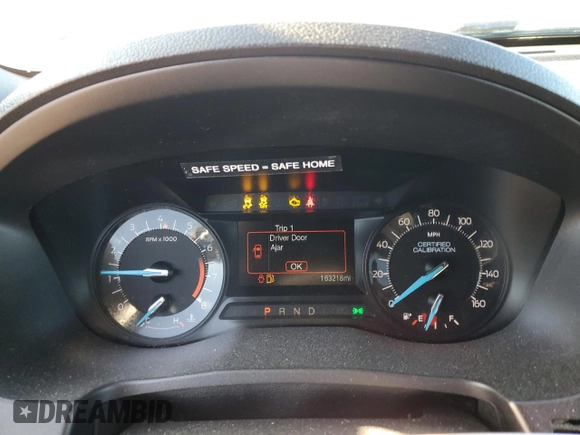 2017 Ford Police Interceptor Utility z VIN 1FM5K8ATXHGD67316, wystawiony jako Copart lot #84960974 z przebiegiem 163 218 mil mil oraz Czysty tytuł • Clean title. Historia ofert i sprzedaży dostępna na DreamBid. Obrazek 9.