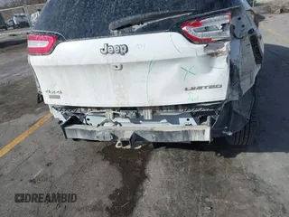 2018 Jeep Cherokee Limited with VIN 1C4PJMDXXJD522638, listed as a IAAI auction lot 41692055 with 150,701 mi miles. Bid and sale history available at carsss.com. Image 6.