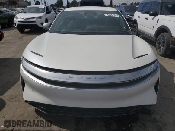 2023 Lucid Air Pure z VIN 50EA1PFA1PA006707, wystawiony jako Copart lot #76025394 z przebiegiem Nie podano mil oraz Szkody całkowita. Historia ofert i sprzedaży dostępna na DreamBid. Obrazek 5.
